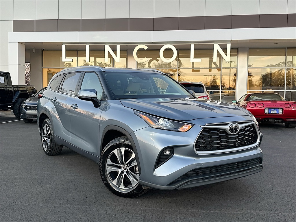 2024 Toyota Highlander XLE FWD