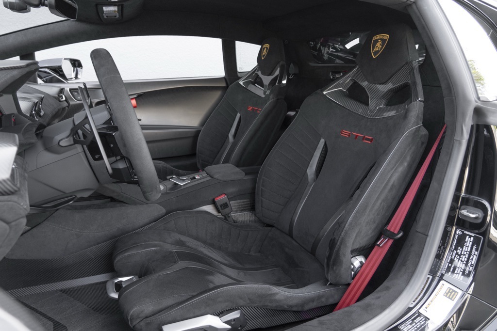 2022 Lamborghini Huracan STO - Thumbnail 3