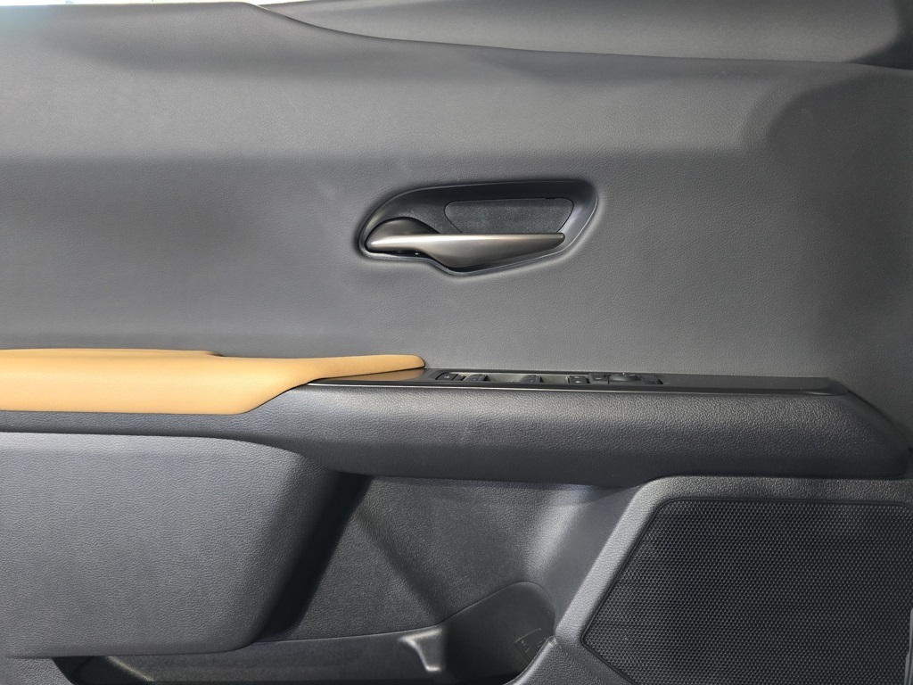 Thumbnail: 2025 Lexus UX - 12