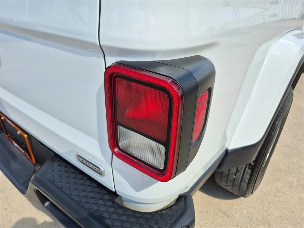 2023 Jeep Gladiator Overland White at Big Star Buick GMC