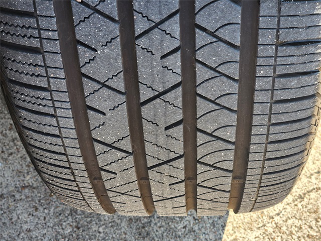 2025 Volkswagen Atlas Cross Sport 2.0T SEL Premium R-Line - 10