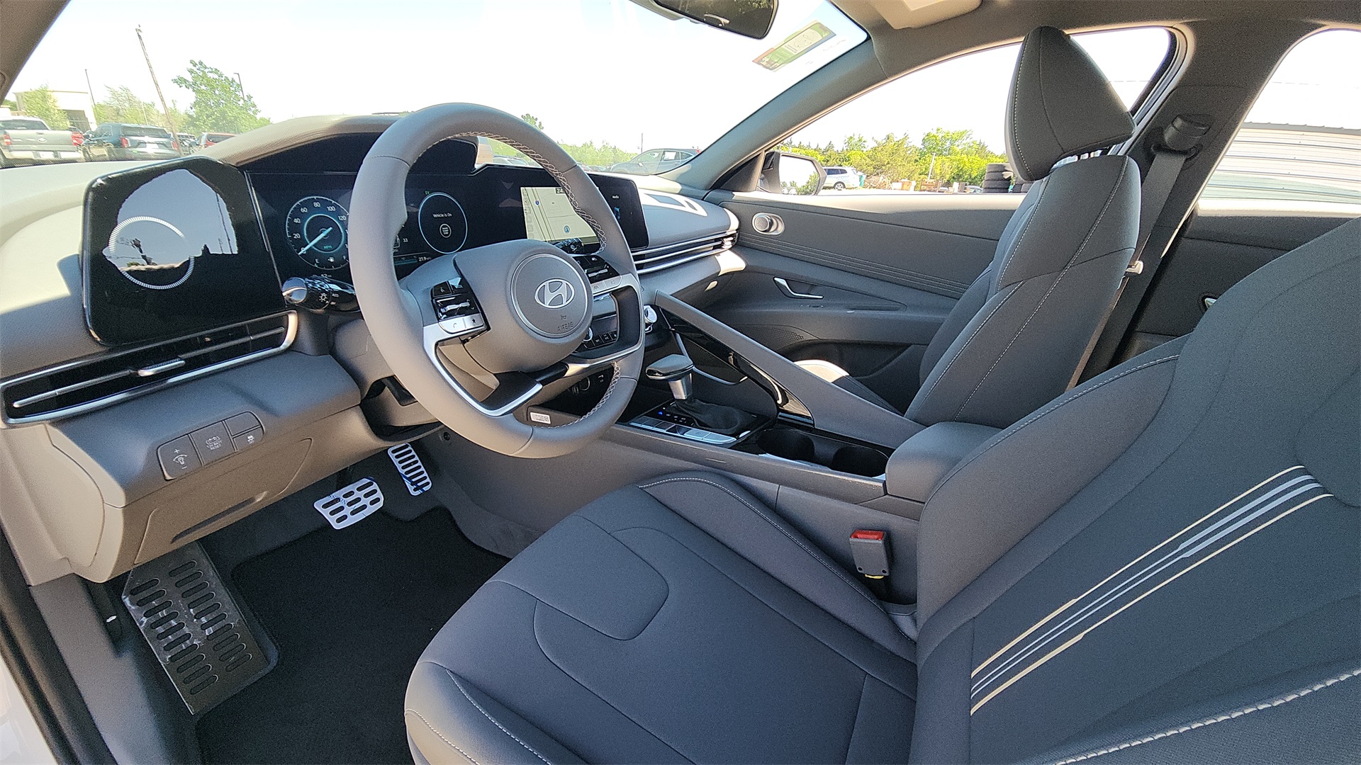 2025 Hyundai Elantra Hybrid SEL Sport photo 4