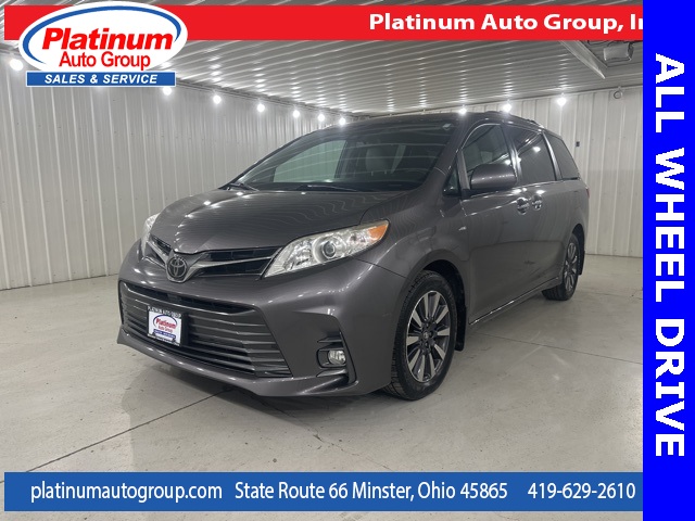 2020 Toyota Sienna XLE's photo