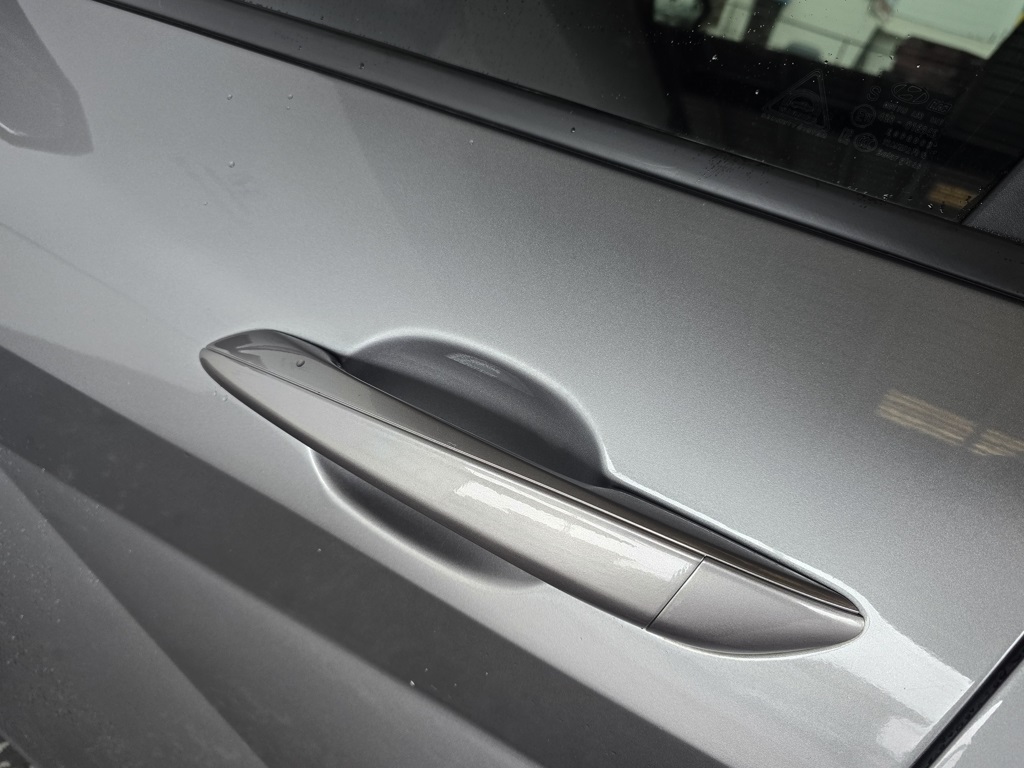 Thumbnail: 2023 Hyundai Elantra - 11