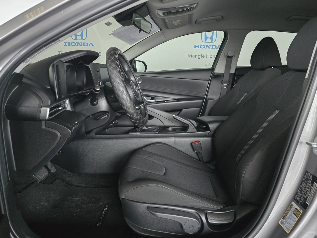 Thumbnail: 2023 Hyundai Elantra - 12