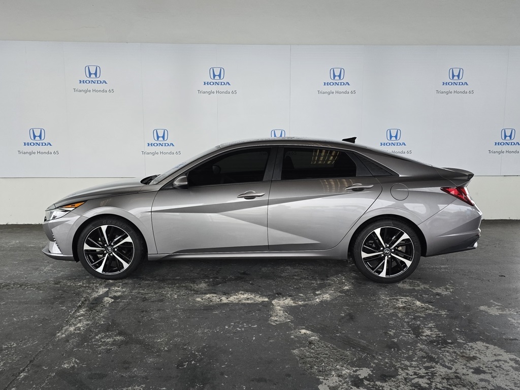 Thumbnail: 2023 Hyundai Elantra - 3