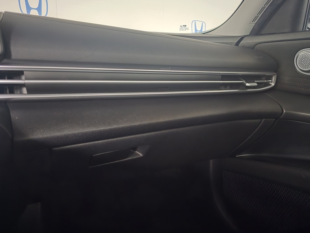 Thumbnail: 2023 Hyundai Elantra - 31