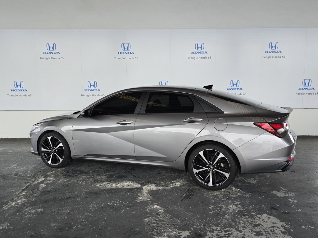 Thumbnail: 2023 Hyundai Elantra - 4