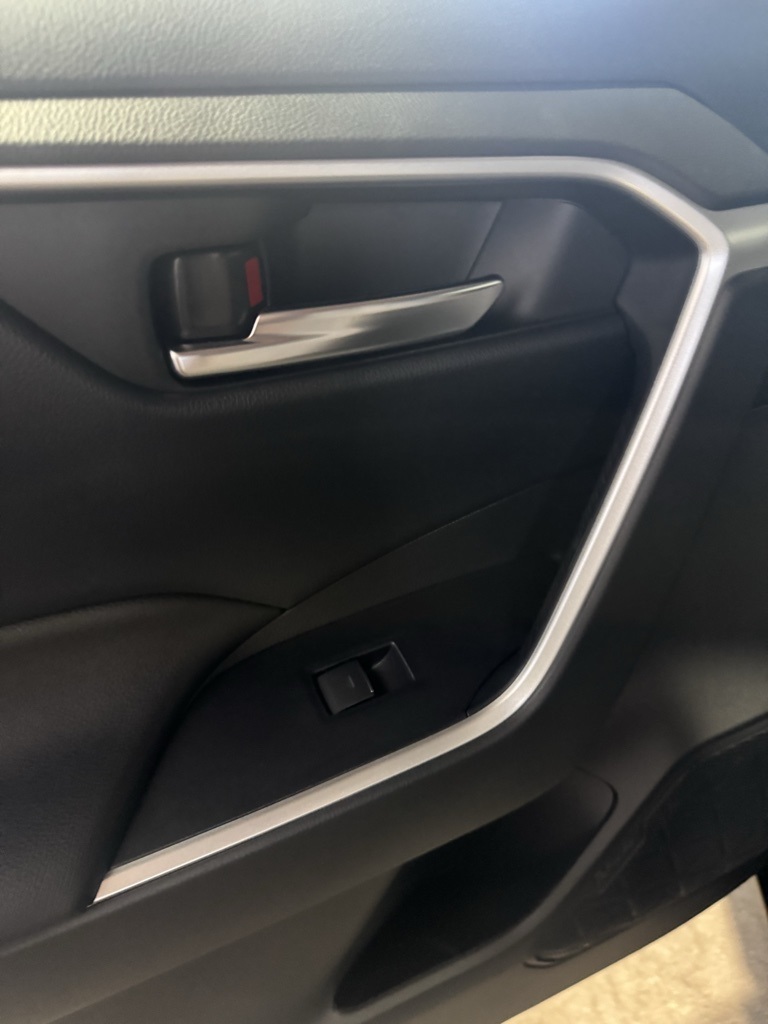 Thumbnail: 2025 Toyota RAV4 - 27