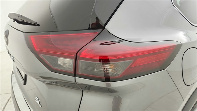2023 Nissan Rogue SL - 10