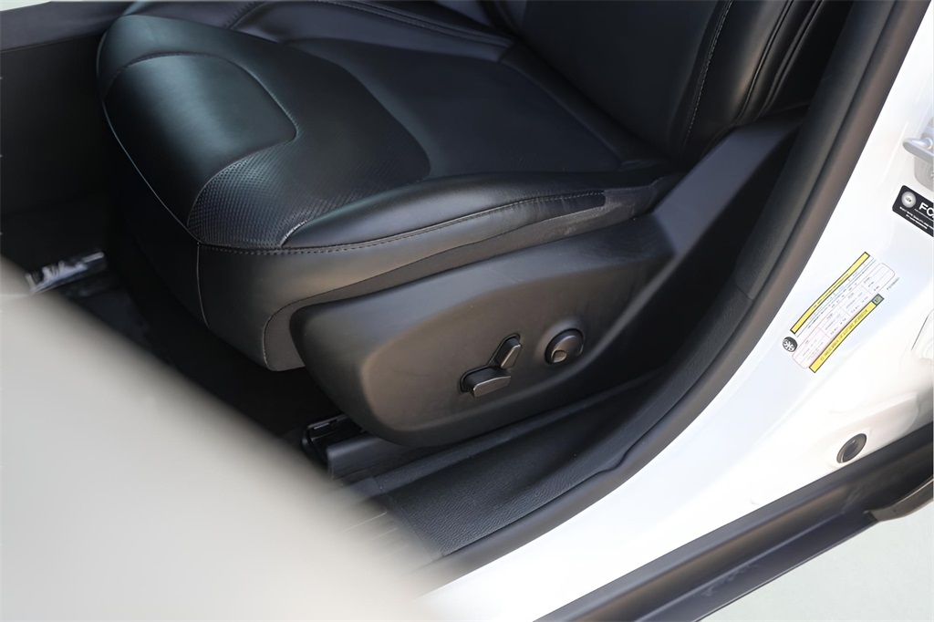 Used Car 2023 Jeep Cherokee  Altitude For Sale Under $25,000 In Austin, Texas