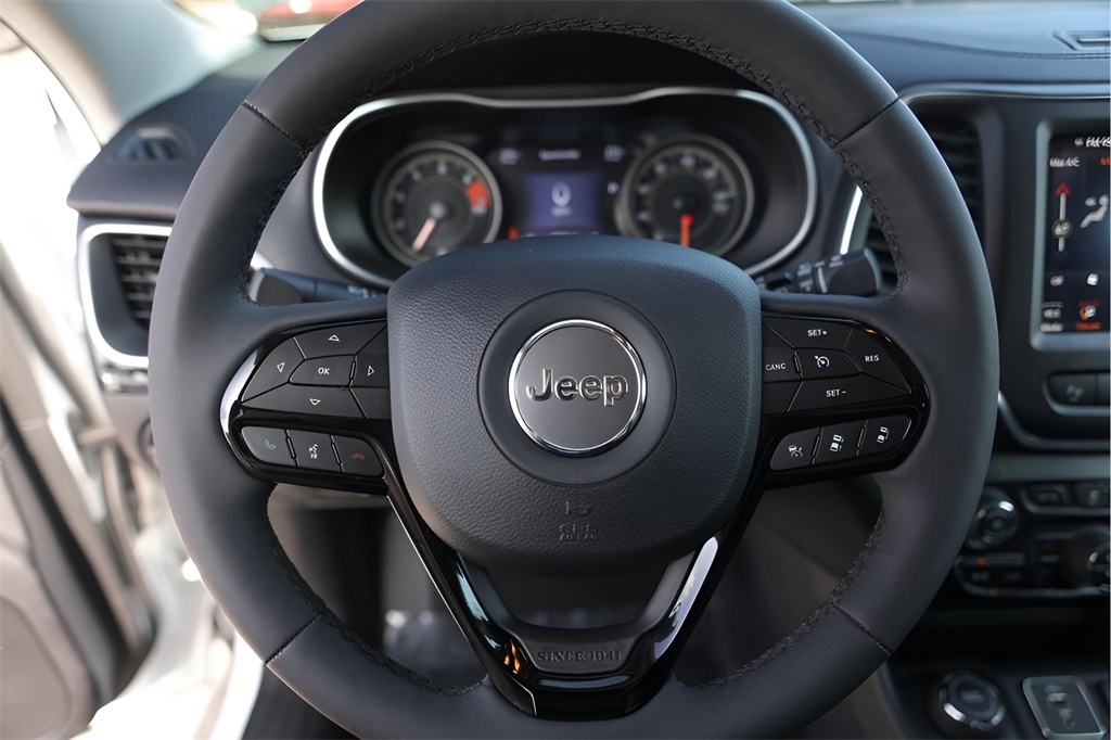 Used Car 2023 Jeep Cherokee  Altitude For Sale Under $25,000 In Austin, Texas