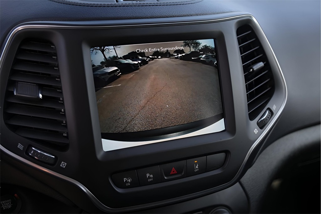 Used Car 2023 Jeep Cherokee  Altitude For Sale Under $25,000 In Austin, Texas