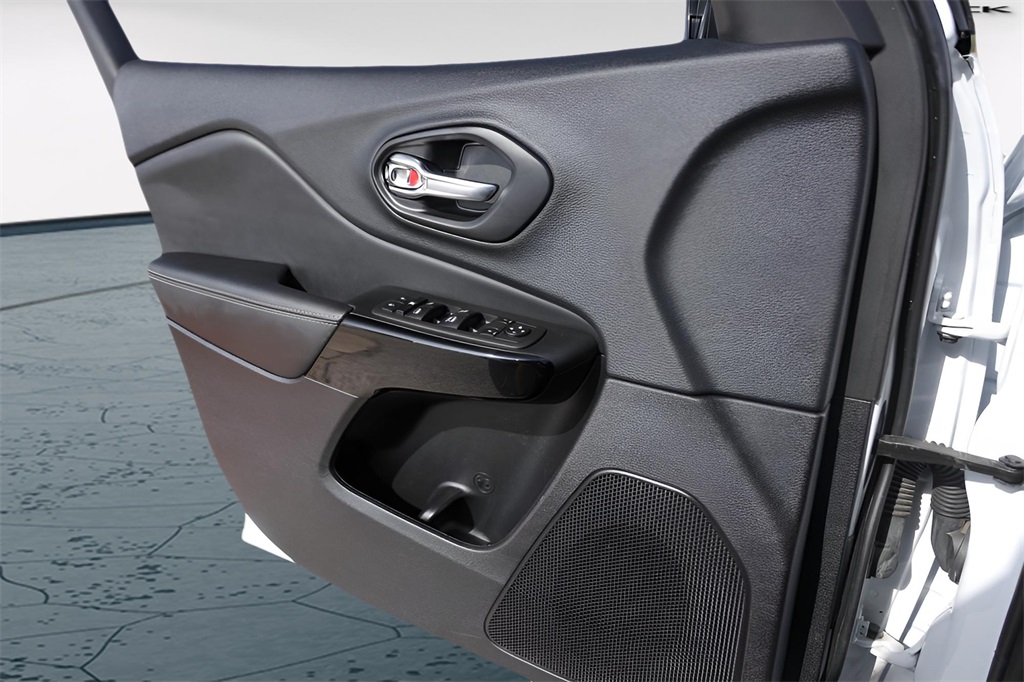 Used Car 2023 Jeep Cherokee  Altitude For Sale Under $25,000 In Austin, Texas