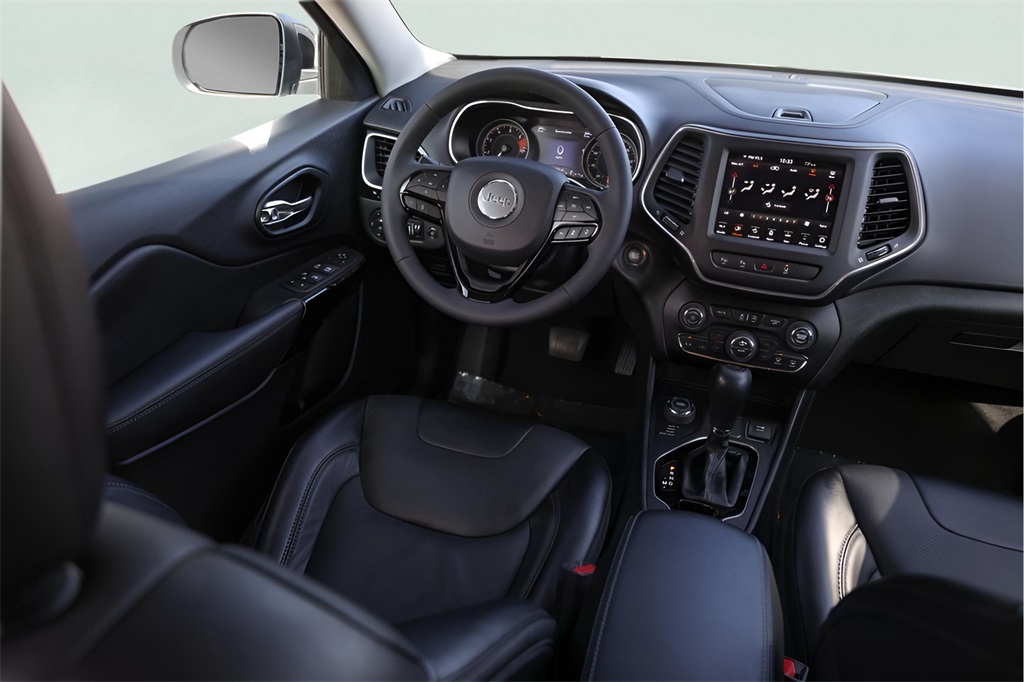 Used Car 2023 Jeep Cherokee  Altitude For Sale Under $25,000 In Austin, Texas