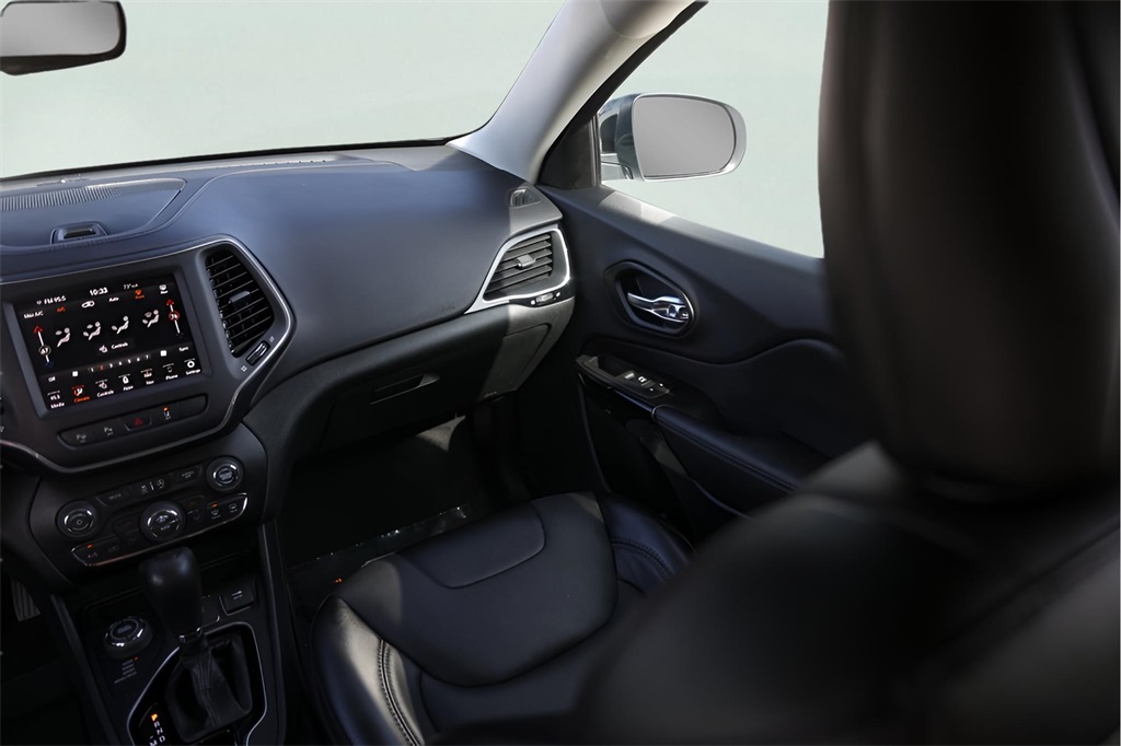 Used Car 2023 Jeep Cherokee  Altitude For Sale Under $25,000 In Austin, Texas