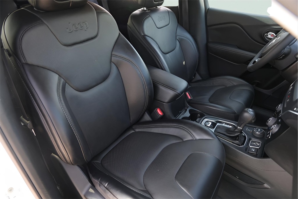 Used Car 2023 Jeep Cherokee  Altitude For Sale Under $25,000 In Austin, Texas