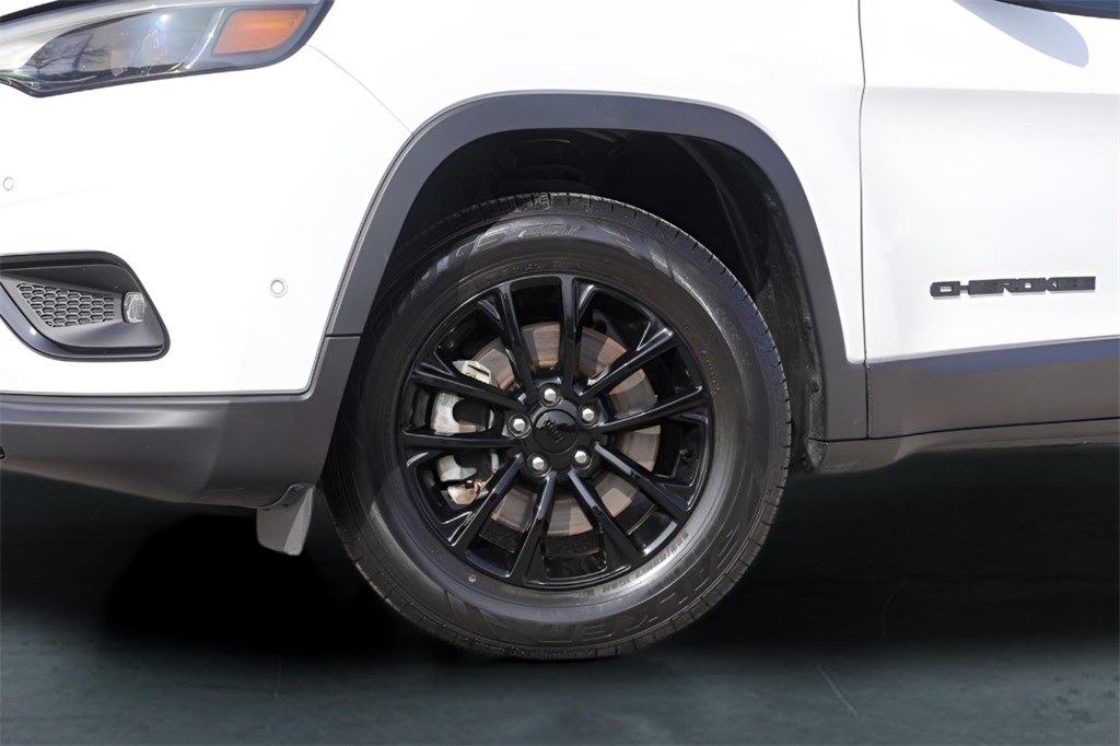 Used Car 2023 Jeep Cherokee  Altitude For Sale Under $25,000 In Austin, Texas