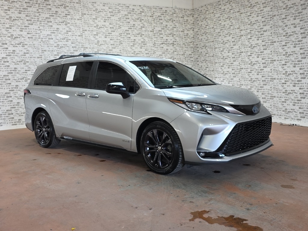 2021 Toyota Sienna XSE 7-Passenger FWD
