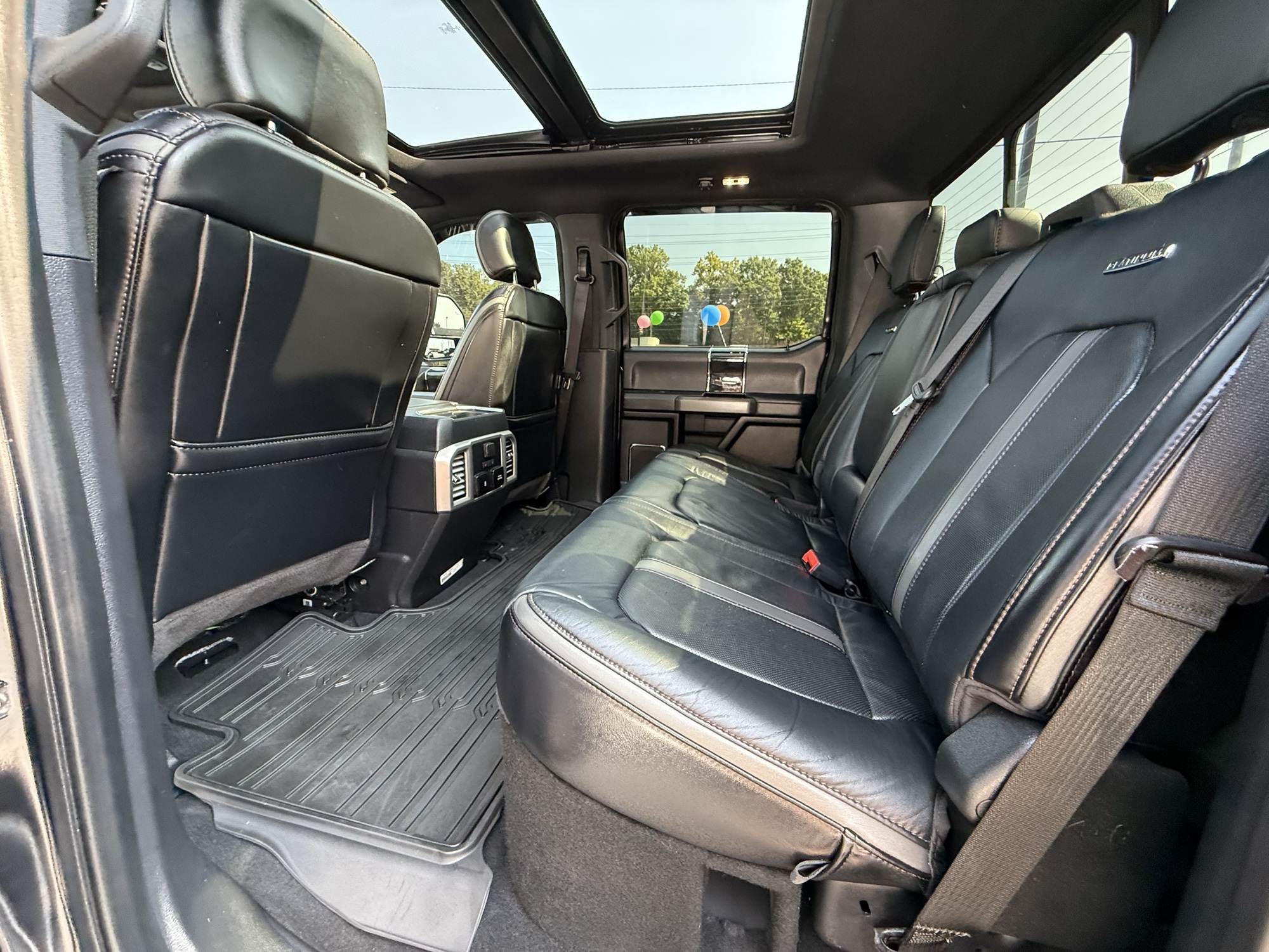2020 Ford F-450 Platinum photo 15
