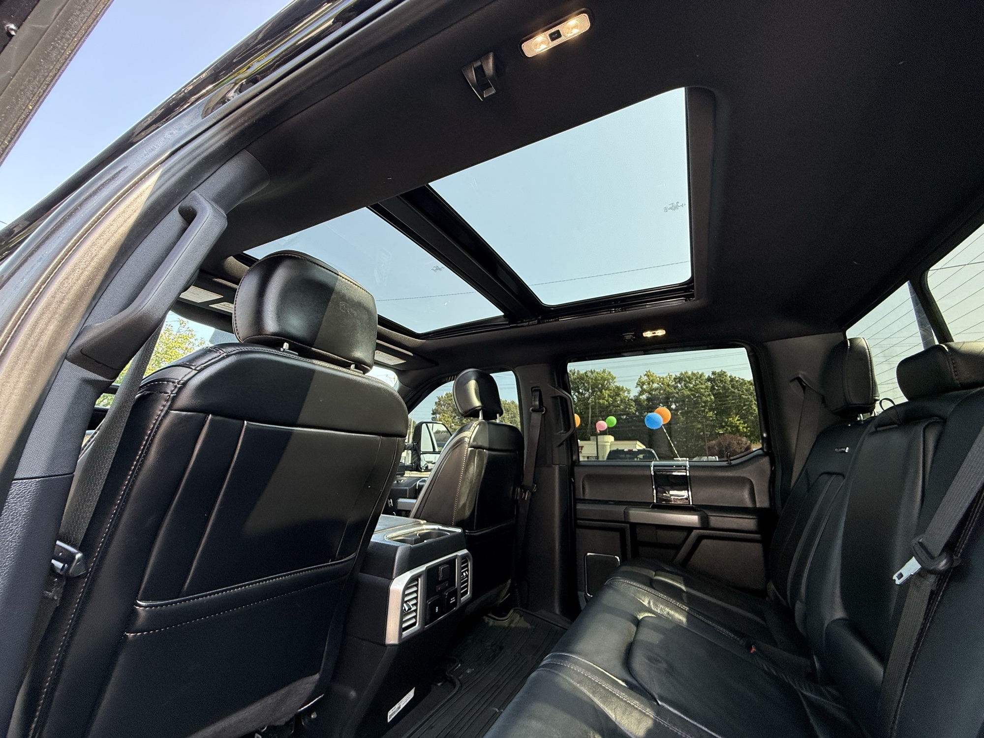 2020 Ford F-450 Platinum photo 17