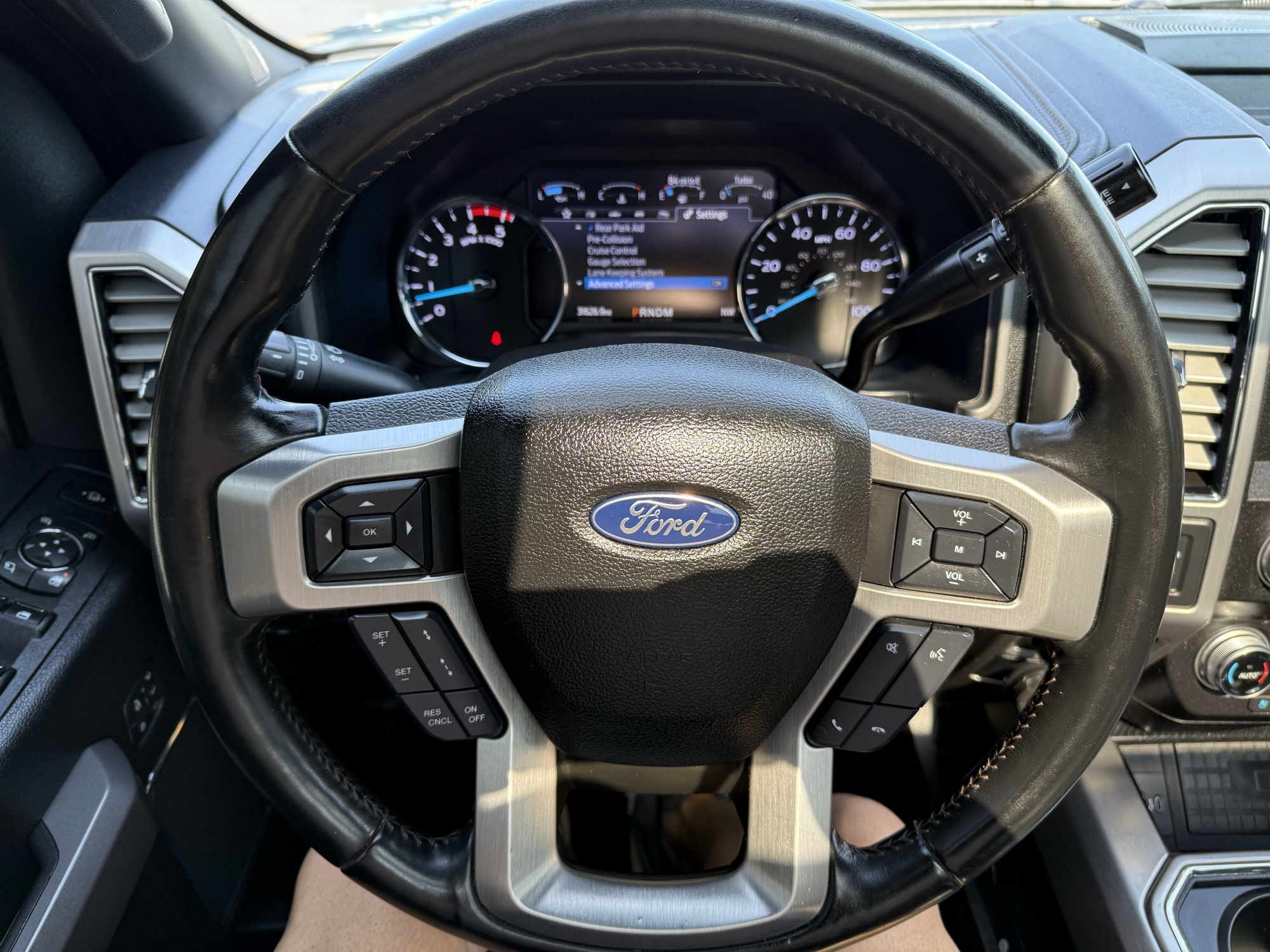 2020 Ford F-450 Platinum photo 22