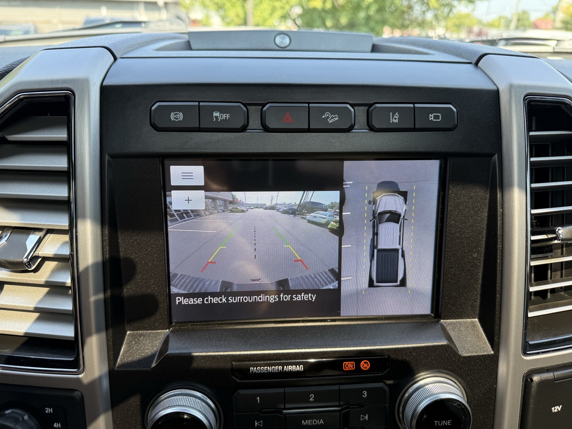 2020 Ford F-450 Platinum photo 26