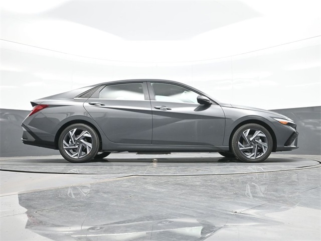 New 2025 Hyundai Elantra Hybrid For Sale in South Charleston, WV