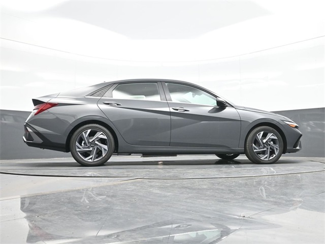 New 2025 Hyundai Elantra Hybrid For Sale in South Charleston, WV