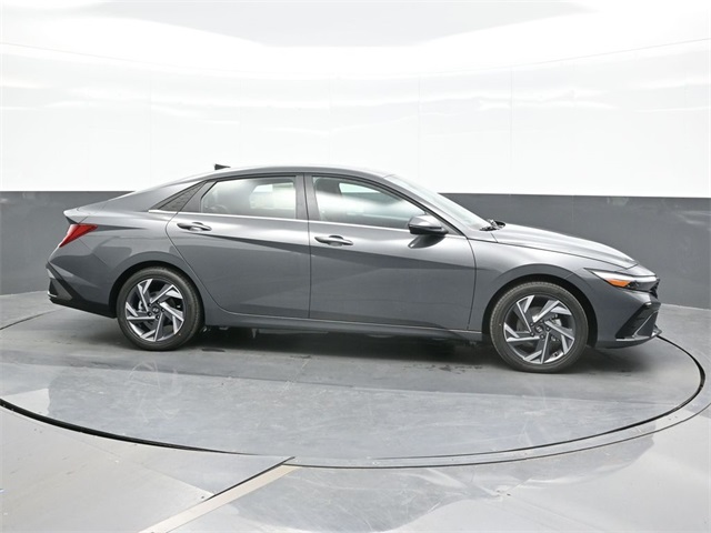 New 2025 Hyundai Elantra Hybrid For Sale in South Charleston, WV