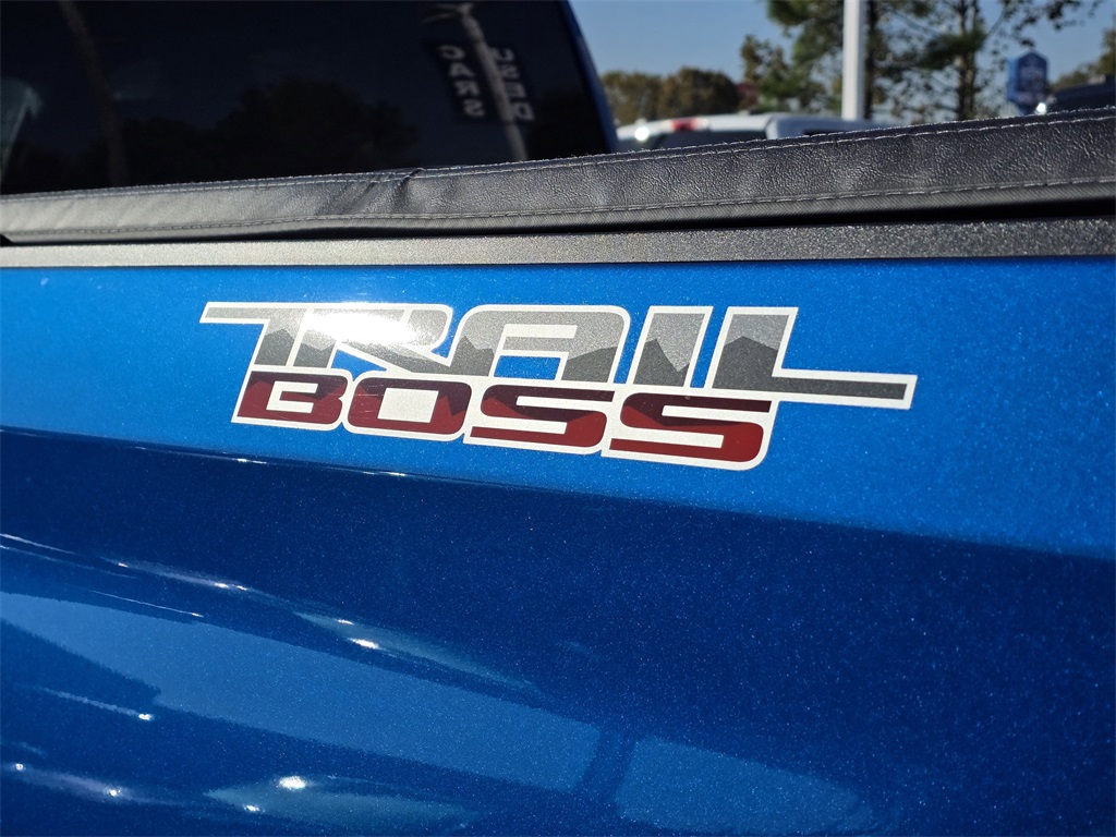 2023 Chevrolet Silverado 1500 LT Trail Boss - 8