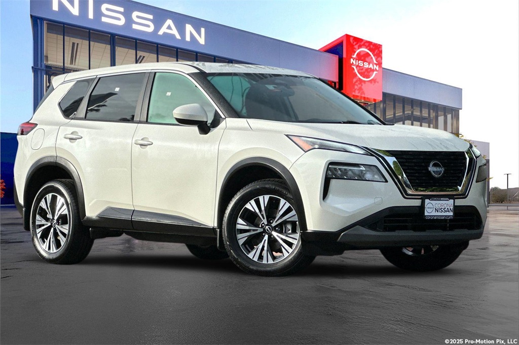 2023 Nissan Rogue SV's photo