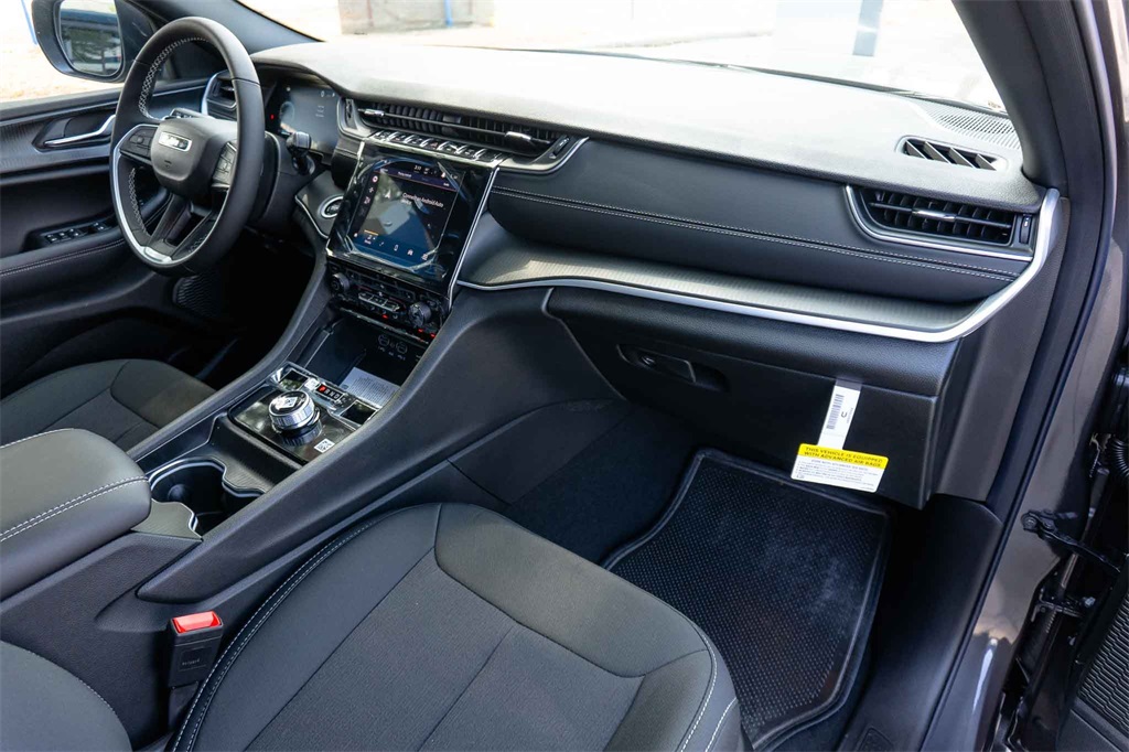 New Car 2025 Jeep Grand Cherokee L  Laredo For Sale Under $50,000 In San Marcos, Texas