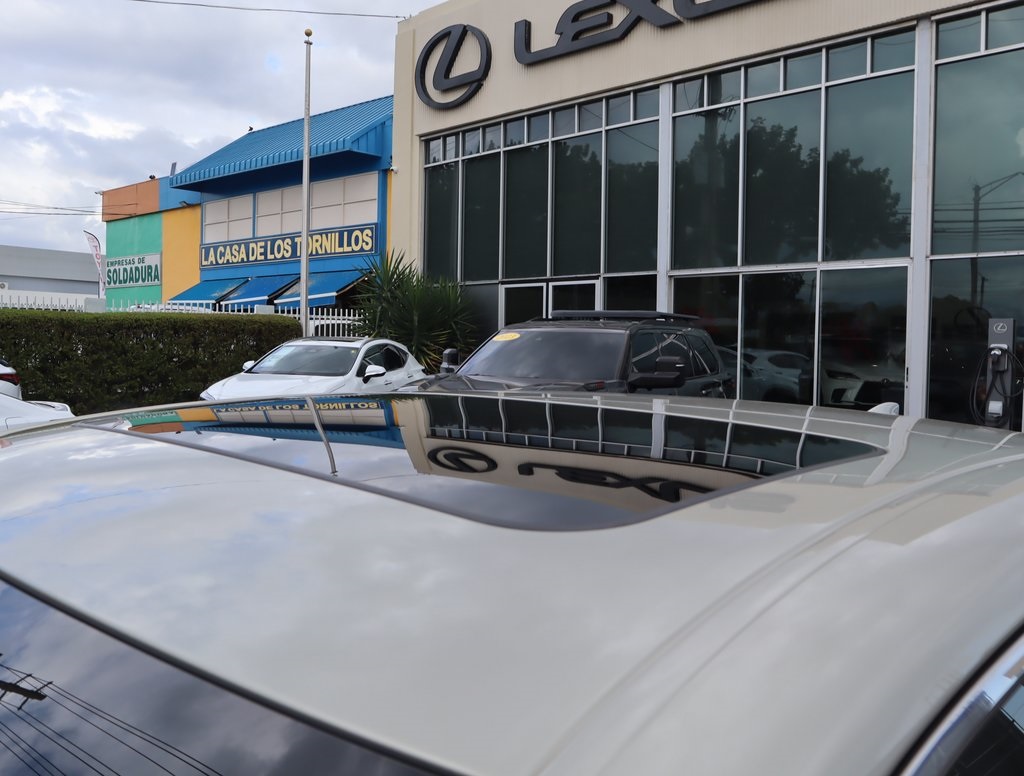 Thumbnail: 2022 Lexus ES - 11