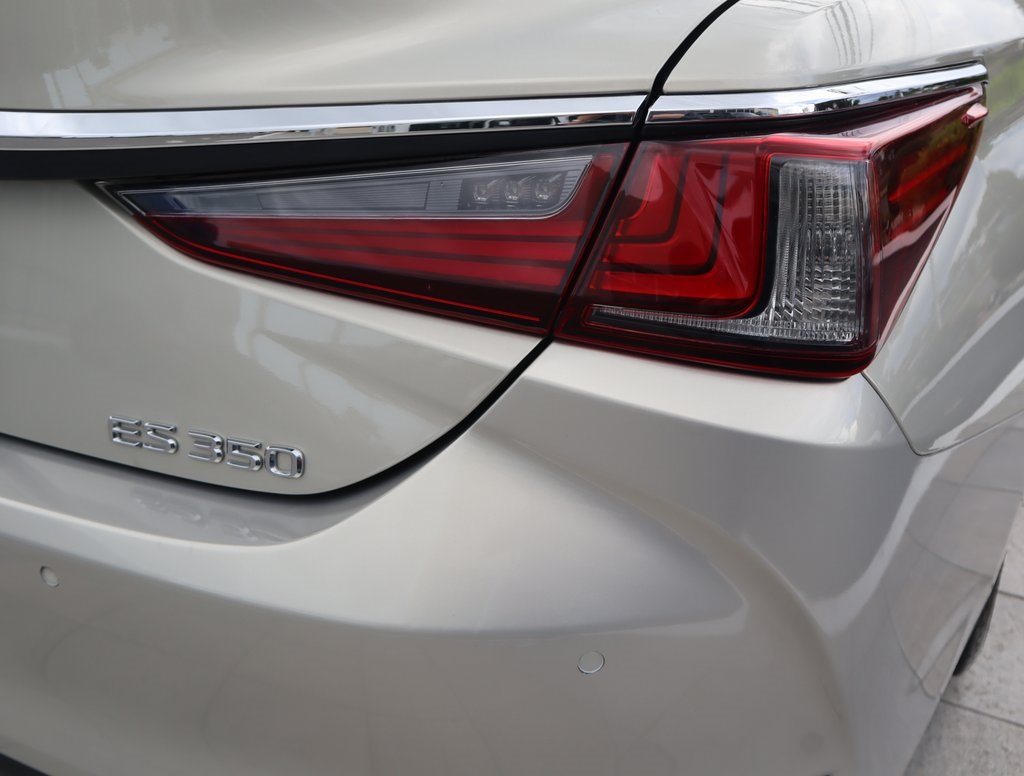 Thumbnail: 2022 Lexus ES - 14