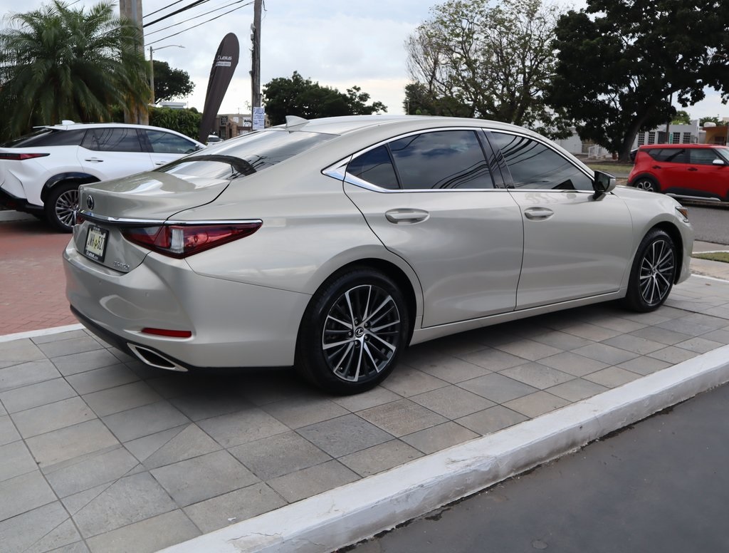 Thumbnail: 2022 Lexus ES - 5