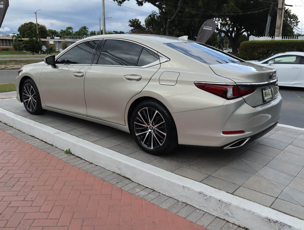 Thumbnail: 2022 Lexus ES - 7