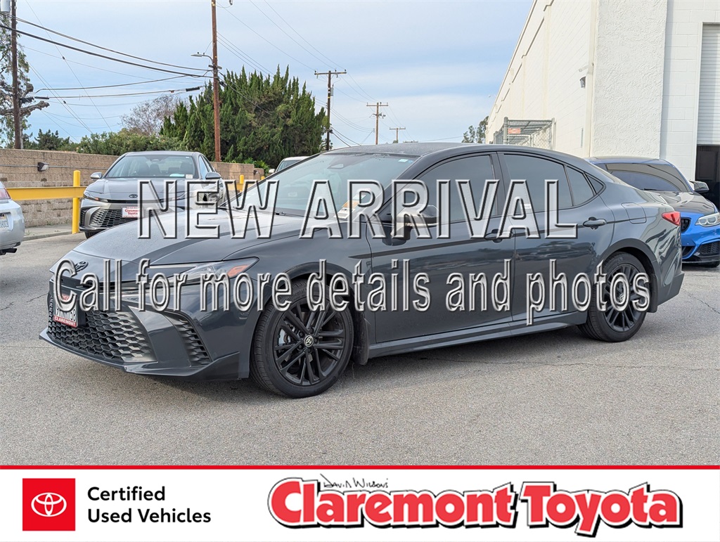 2025 Toyota Camry SE FWD