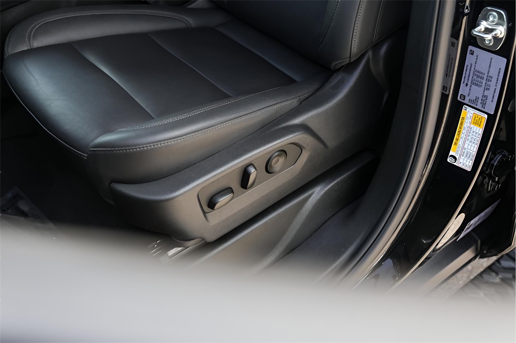 Used Car 2025 Chevrolet Suburban  Z71 For Sale Under $80,000 In Austin, Texas