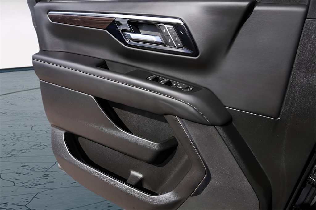 Used Car 2025 Chevrolet Suburban  Z71 For Sale Under $80,000 In Austin, Texas