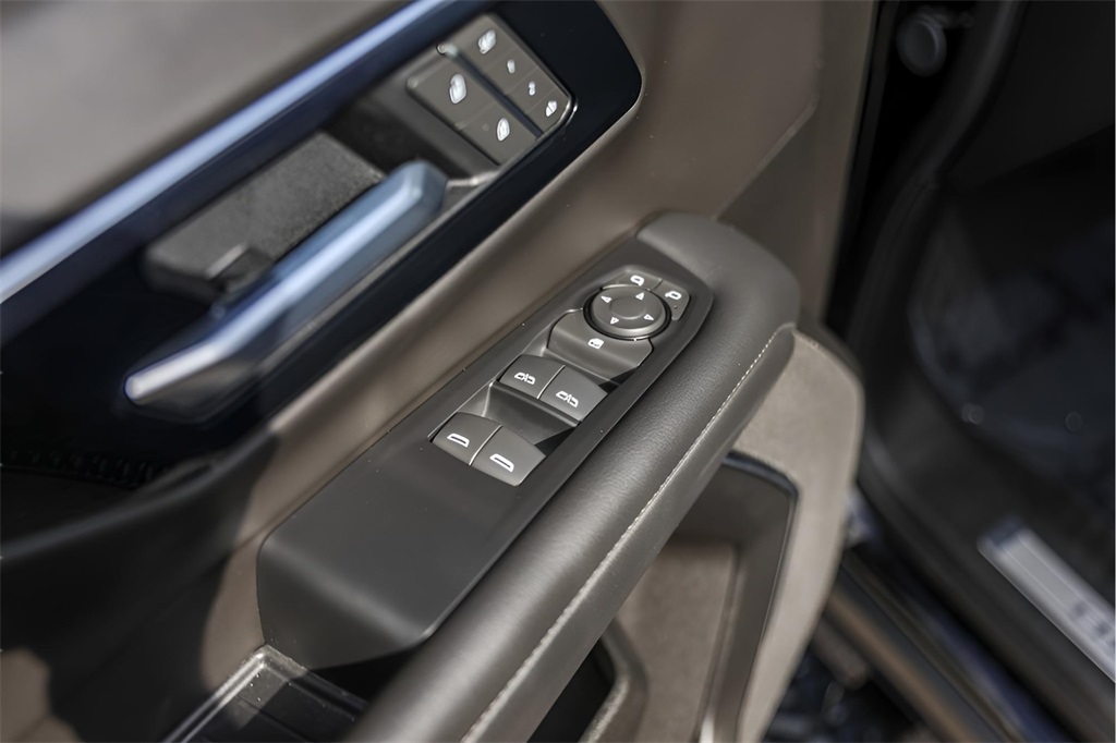 Used Car 2025 Chevrolet Suburban  Z71 For Sale Under $80,000 In Austin, Texas