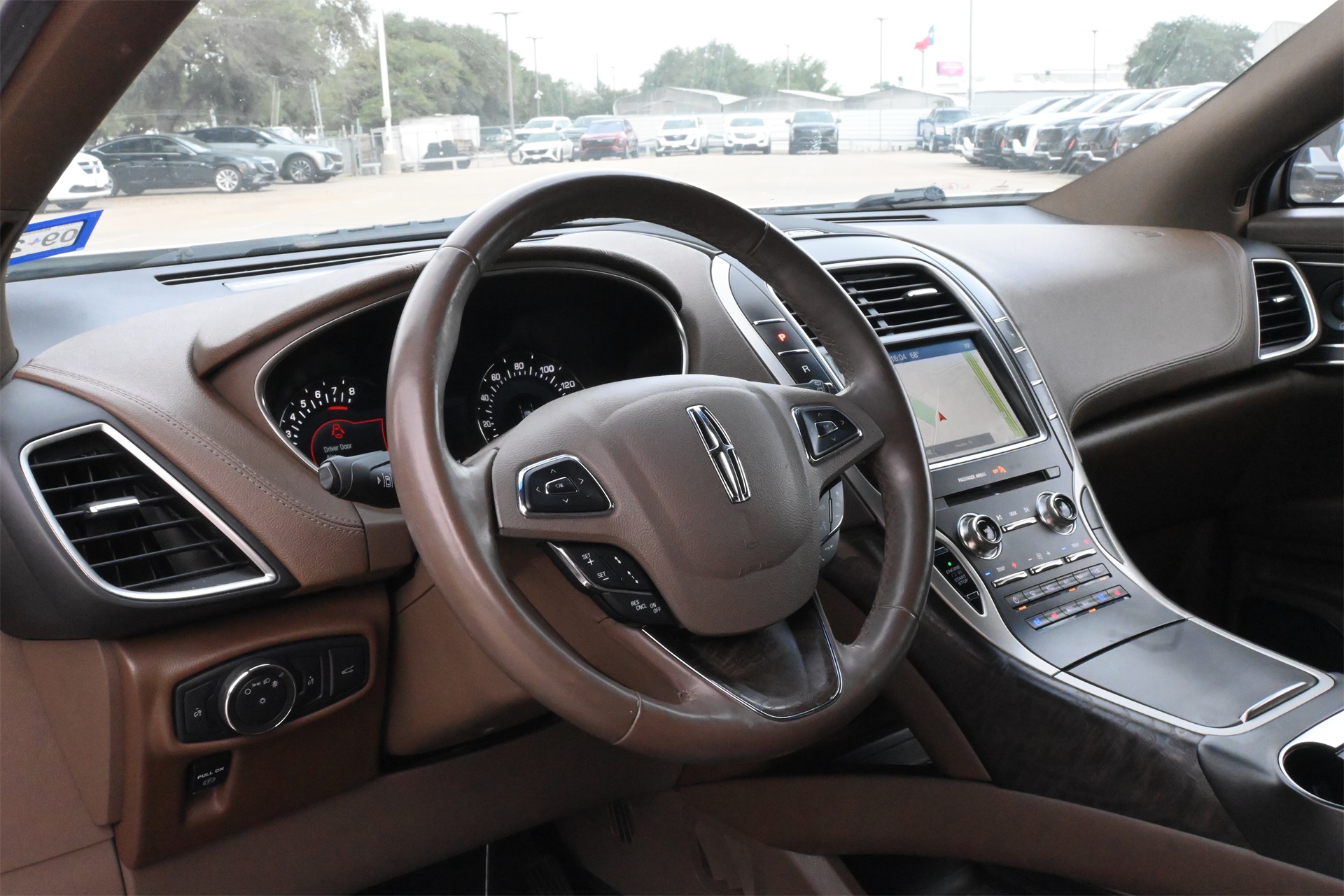 2017 Lincoln MKX Reserve White at Parkway Family Mazda