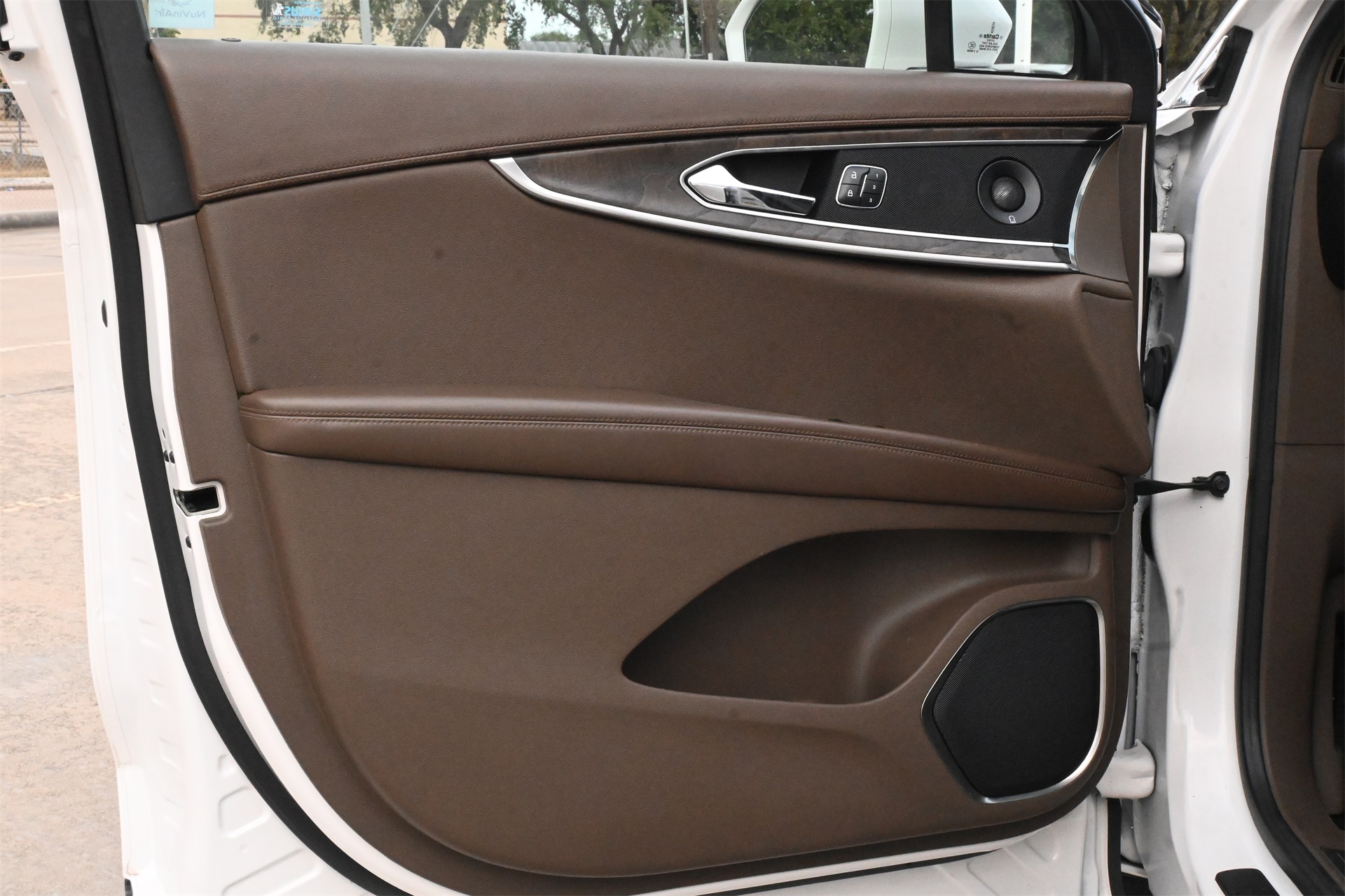 2017 Lincoln MKX Reserve White at Parkway Family Mazda