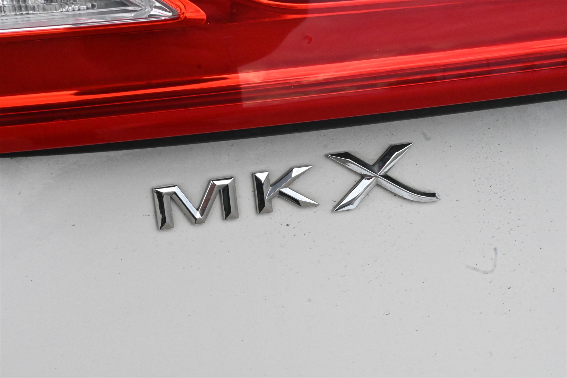 2017 Lincoln MKX Reserve White at Parkway Family Mazda