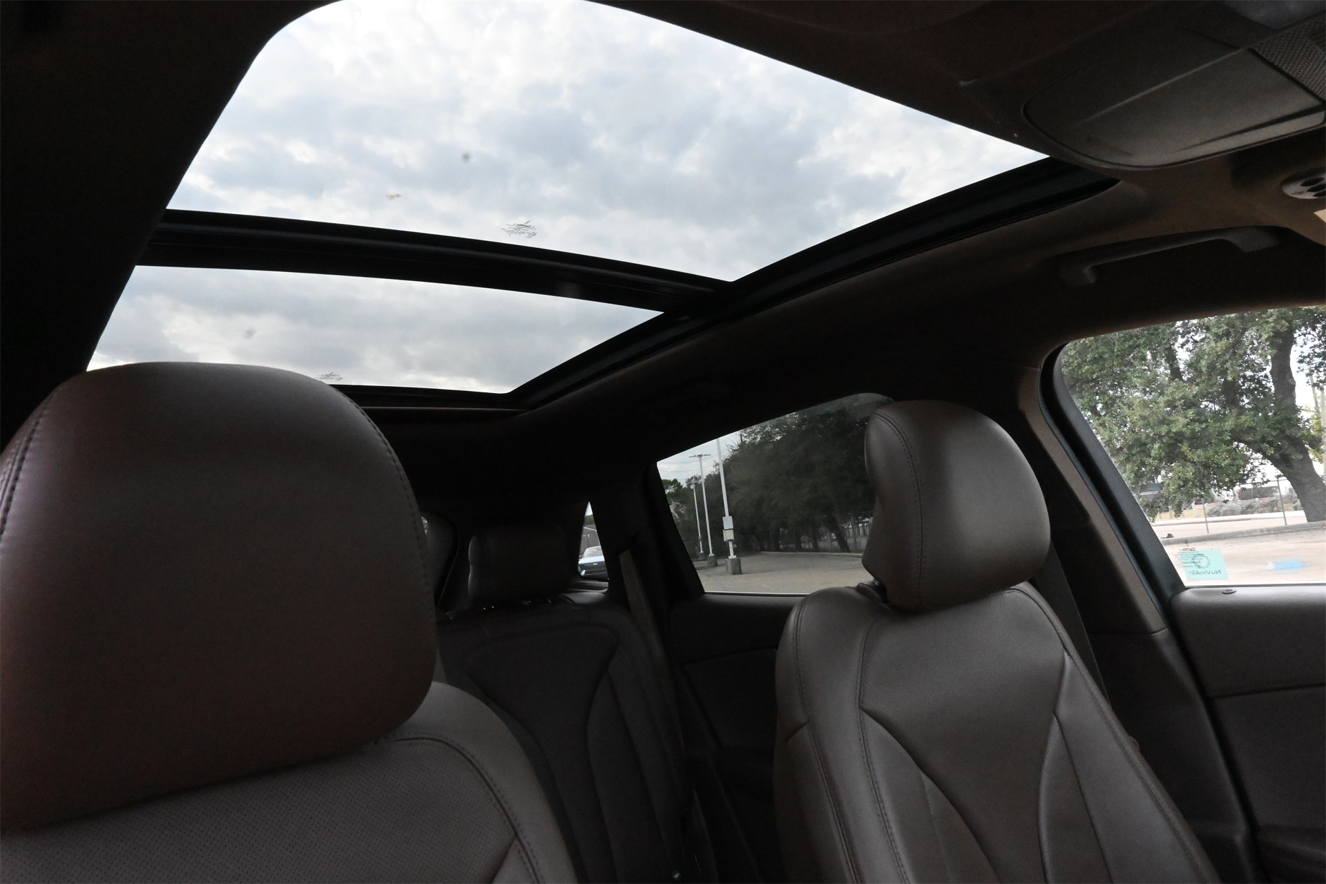 2017 Lincoln MKX Reserve White at Parkway Family Mazda