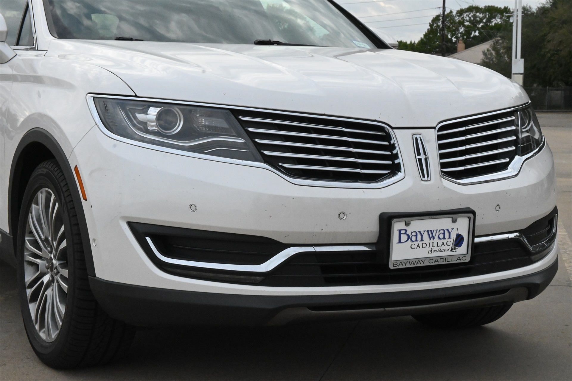 2017 Lincoln MKX Reserve White at Parkway Family Mazda
