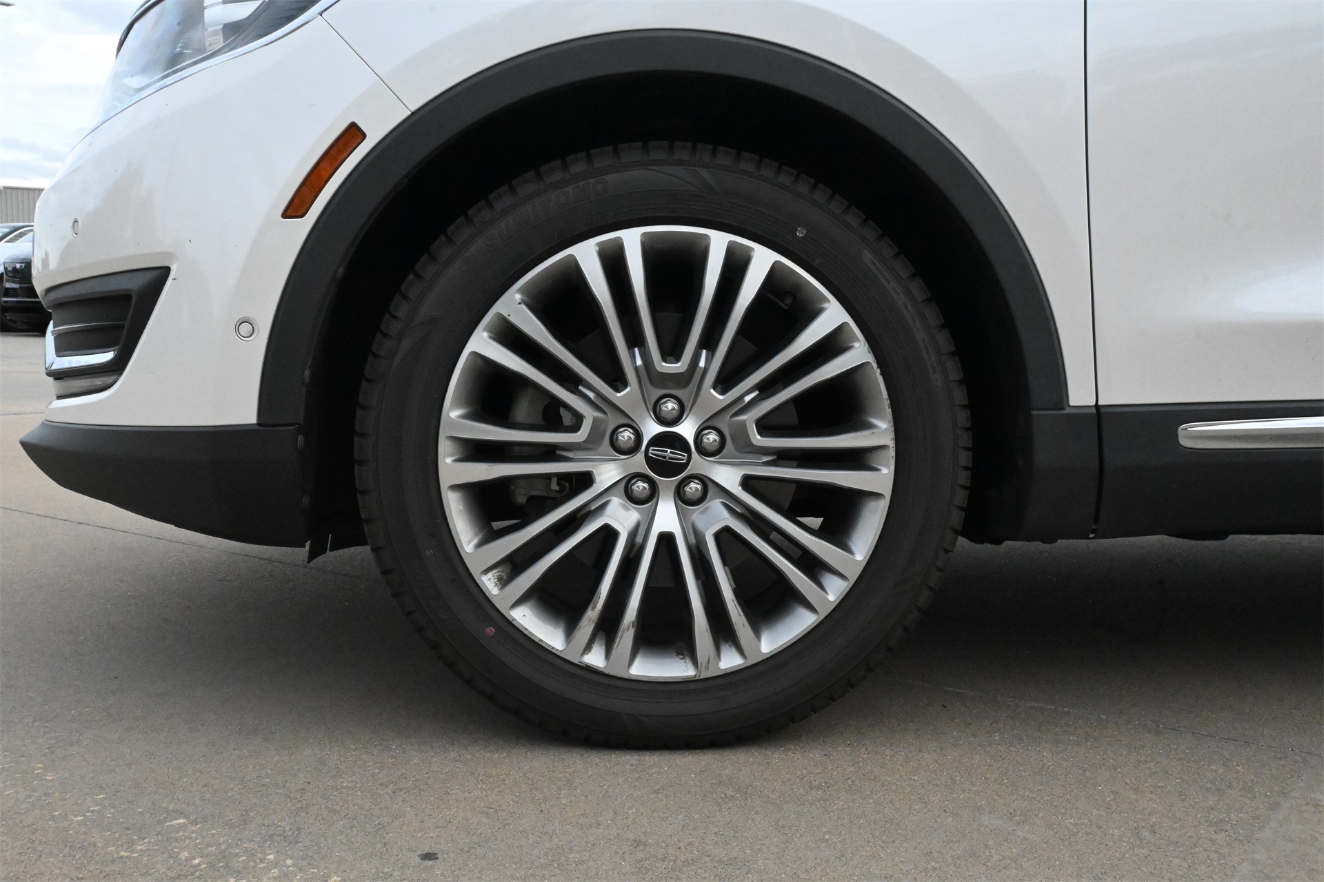 2017 Lincoln MKX Reserve White at Parkway Family Mazda