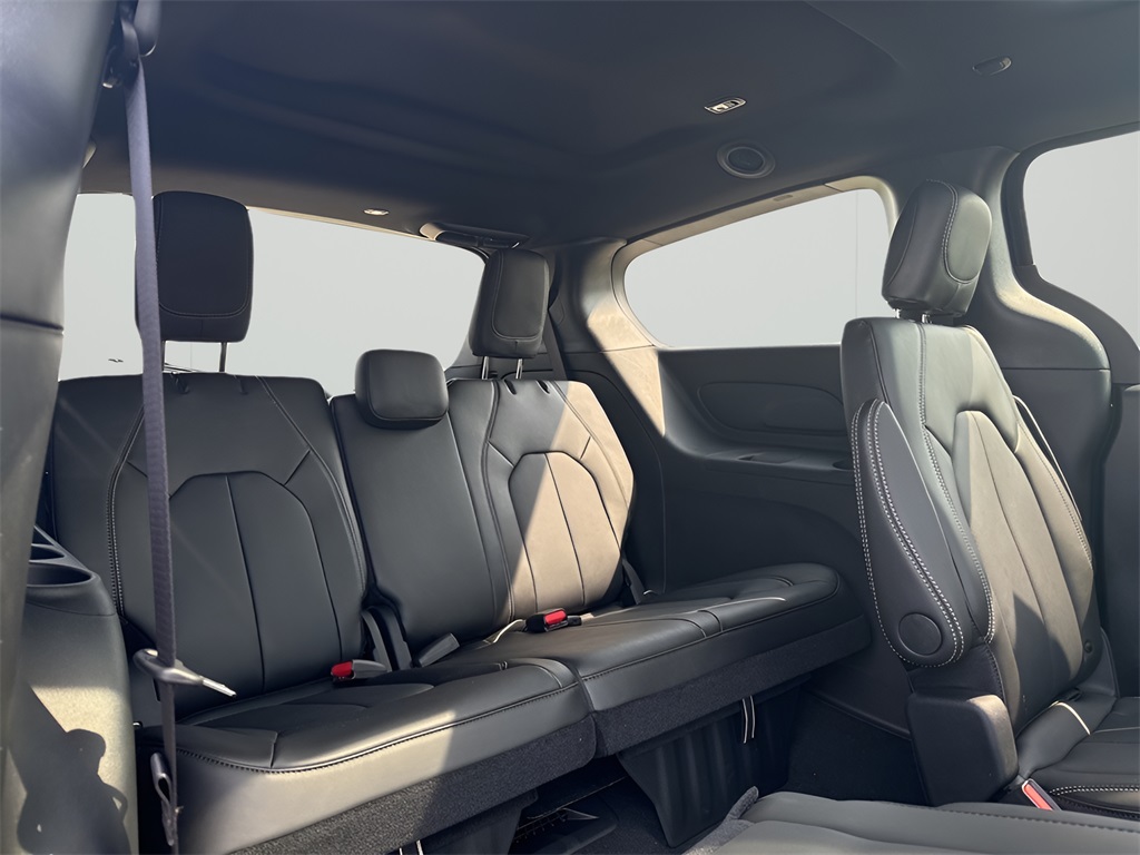 2025 Chrysler Pacifica