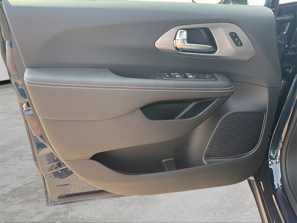 2025 Chrysler Pacifica