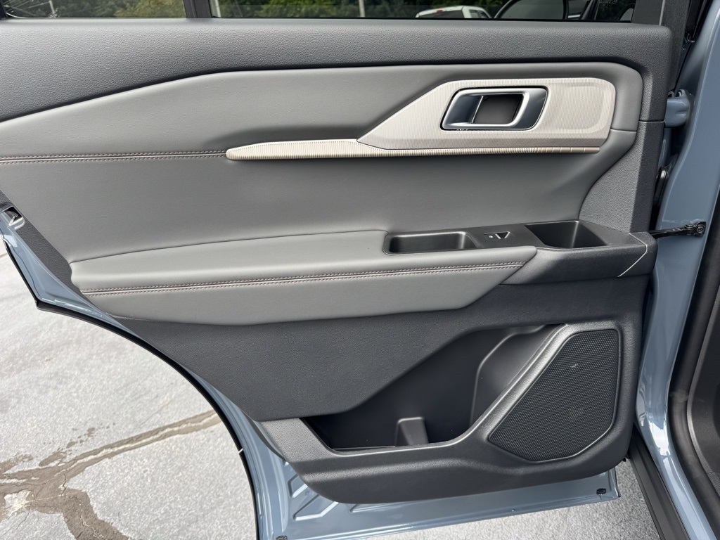 FordExplorer29